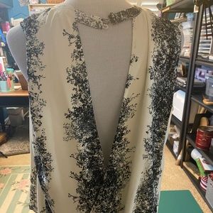 Daniel Rainn size large off white with black and grey open back top